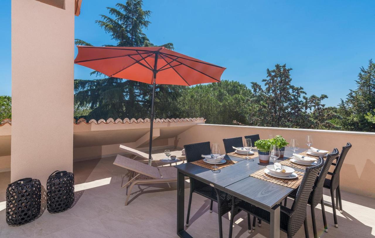 Just Renovated Stylish 2 Bedrooms Apartment Only A Few Steps From The Beach! Novigrad  Exterior photo